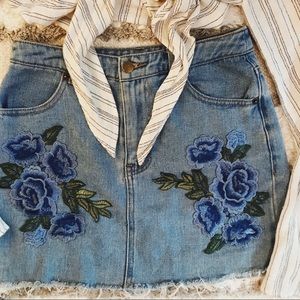 💫2 for $35 | Flower Embroidered Denim Skirt